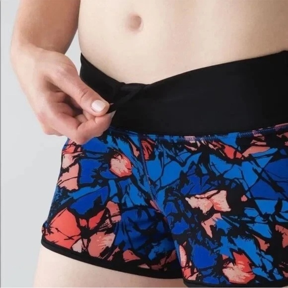 Lululemon Speed Shorts Paint Storm Harbor Blue Black Lined Size 8 - Picture 12 of 13